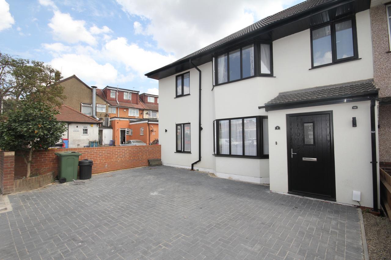 Lee'S House Uxbridge Exterior foto