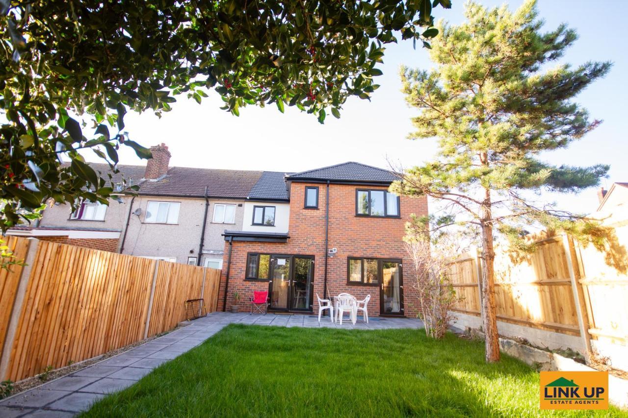 Lee'S House Uxbridge Exterior foto